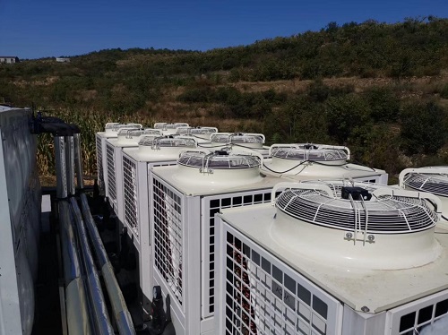 安装完毕的AQUA快猫成人短视频空气源热泵